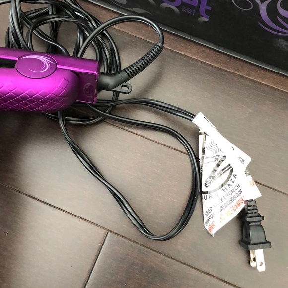 Bellezza Hair Straightener - Picture 7 of 9